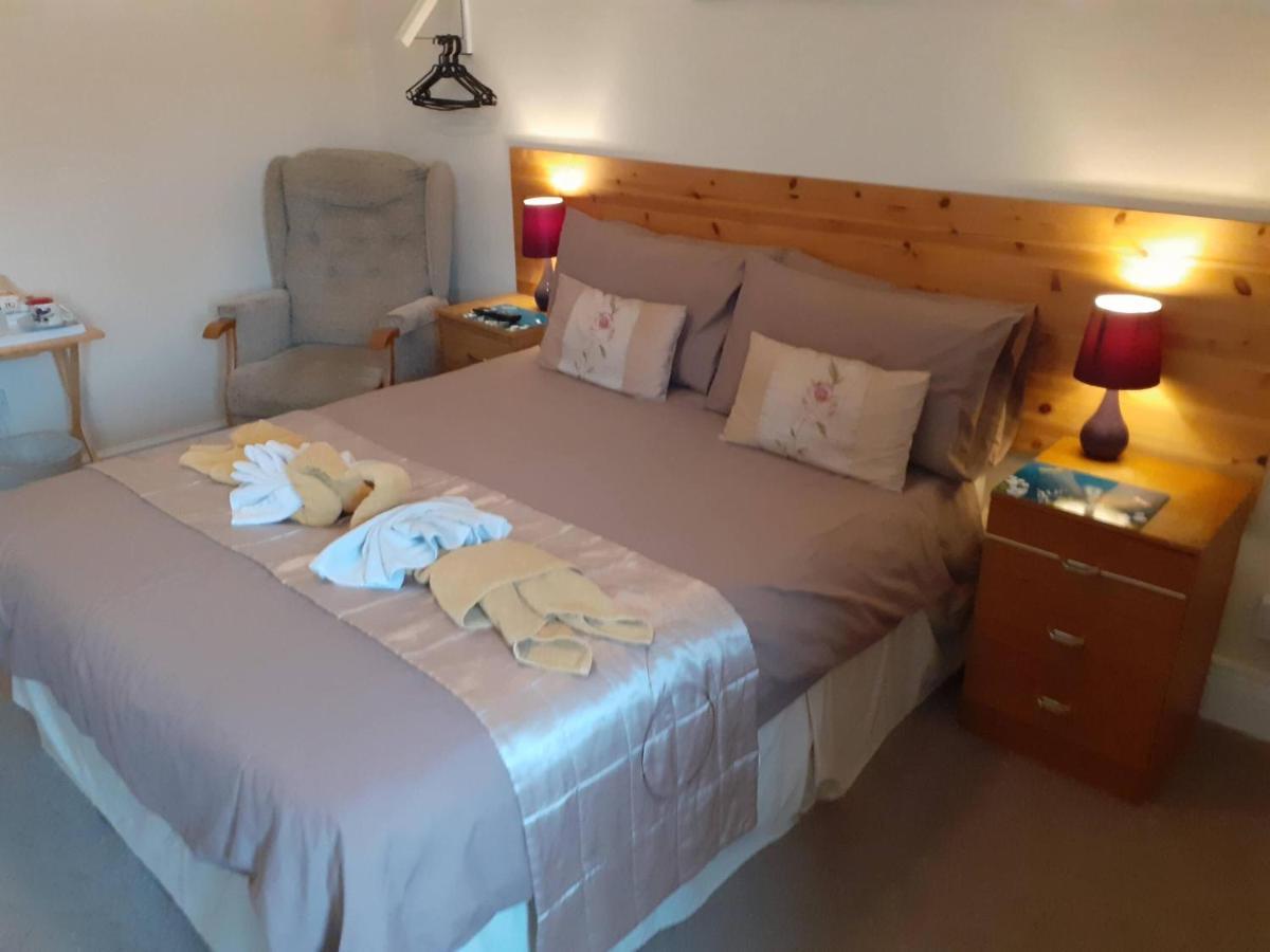 Hogwarts Bed And Continental Breakfast Villa Sheerness Ruang foto
