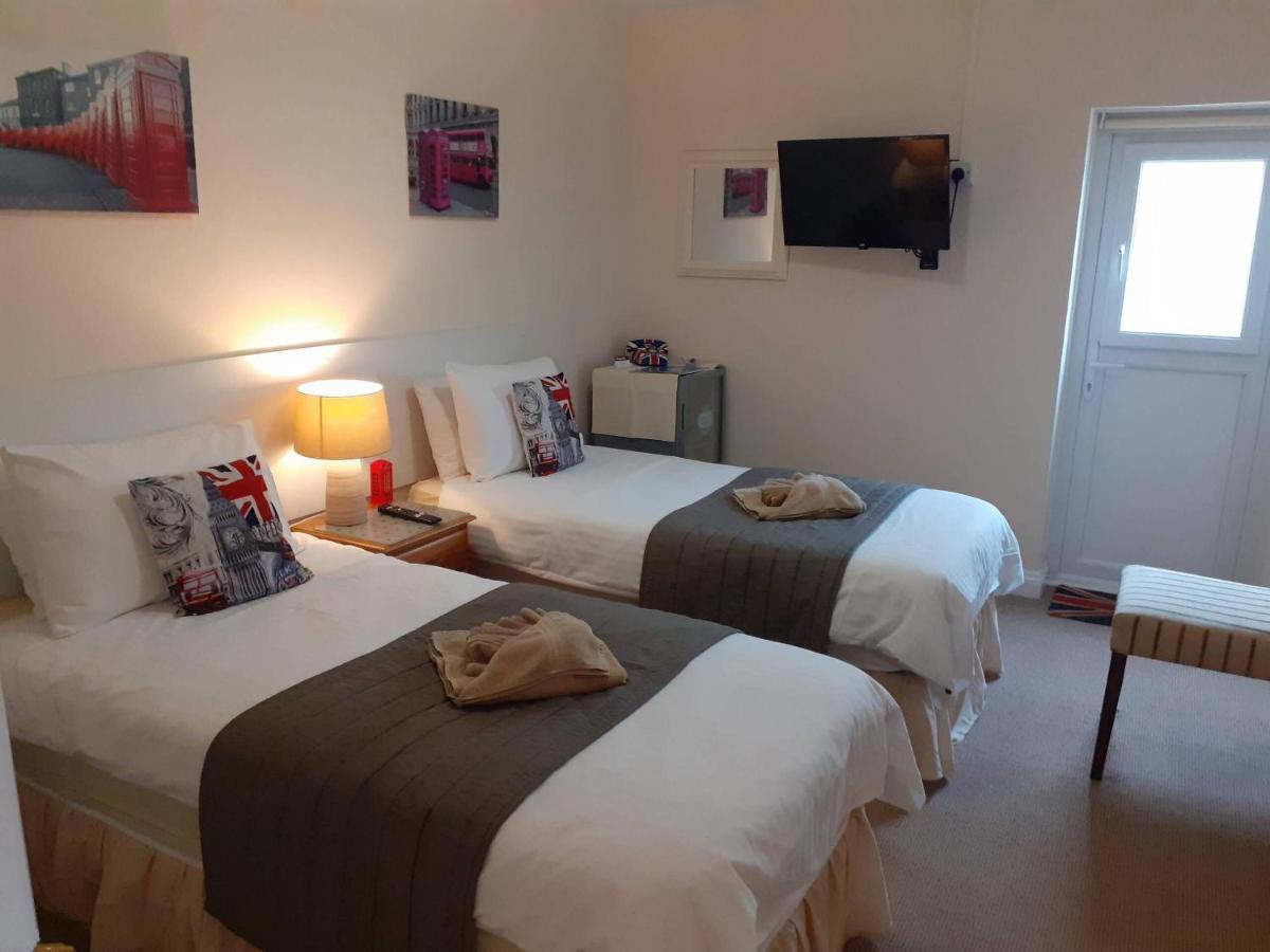 Hogwarts Bed And Continental Breakfast Villa Sheerness Ruang foto