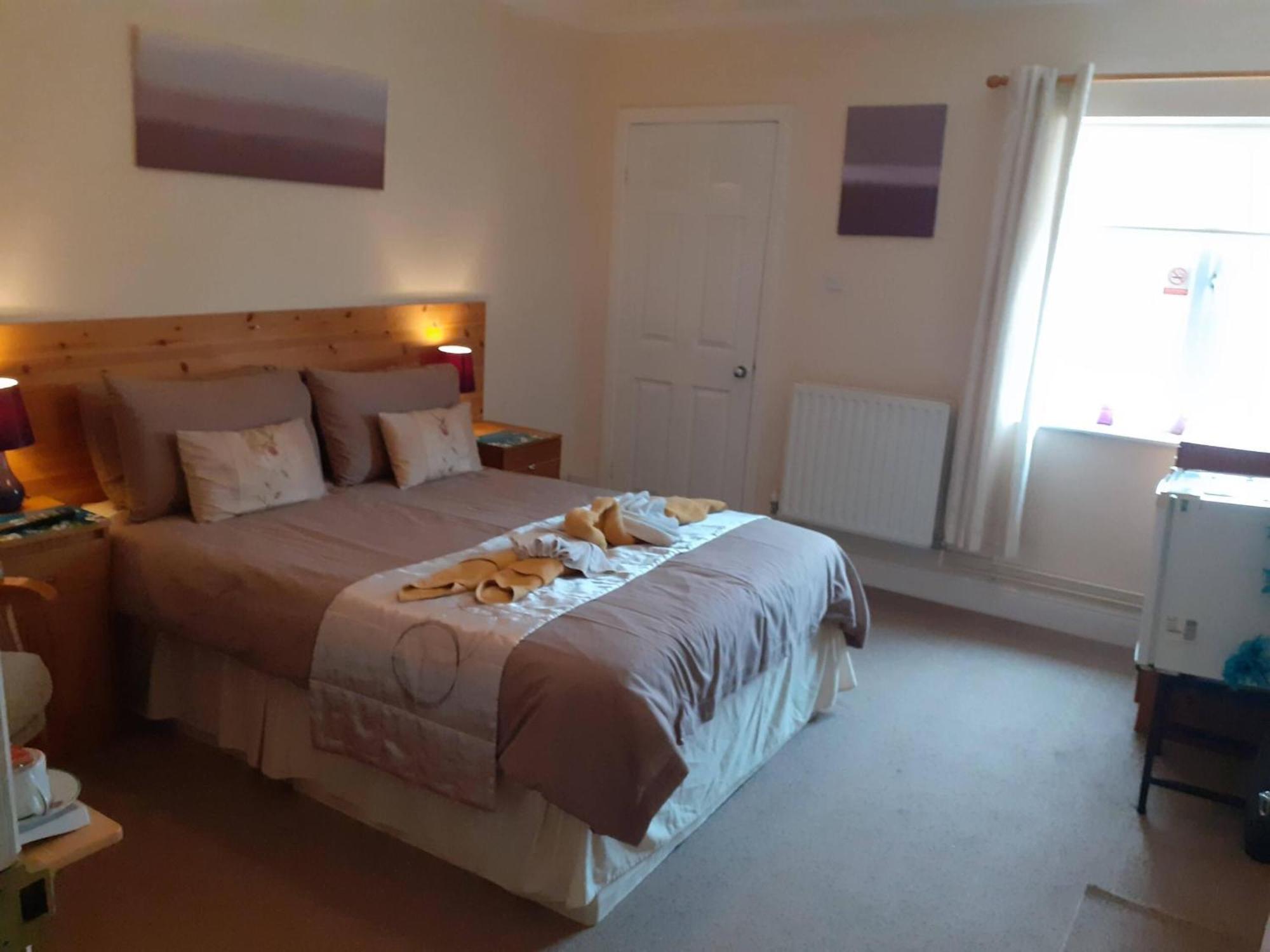 Hogwarts Bed And Continental Breakfast Villa Sheerness Ruang foto