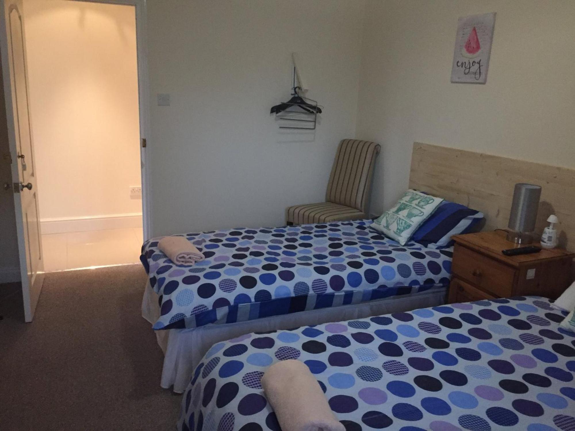 Hogwarts Bed And Continental Breakfast Villa Sheerness Ruang foto